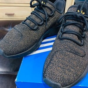 Adidas Tubular Sneakers